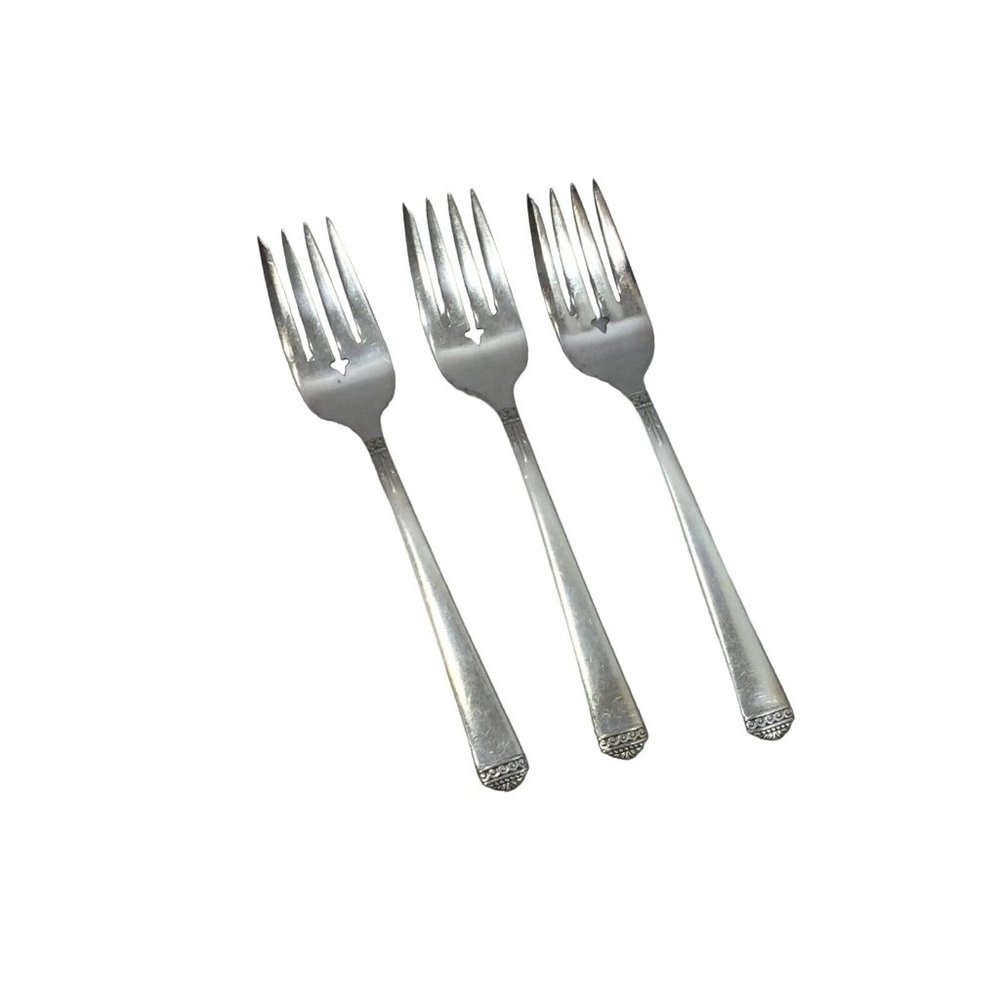 3 Vintage 1881 Rogers Oneida Silverplate Surf Club Salad Fork 25089 Forks